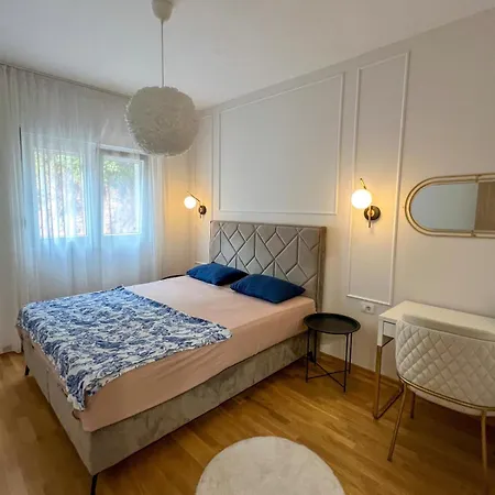 Luxury With Garage In Old Bakery Apartment *