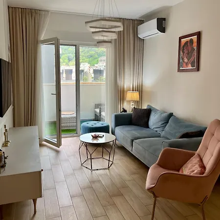 Luxury With Garage In Old Bakery Apartment *
